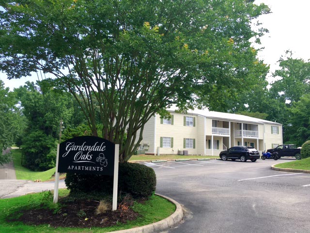 Gardendale Oaks Apartments in Birmingham Alabama
